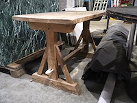 Houten tafel - afbeelding 1 van  3