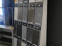 Houten tegelzuil display met stalen - afbeelding 3 van  7