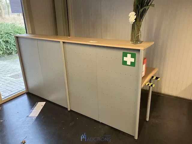 Houten toogmeubel met houten kastje - afbeelding 4 van  4