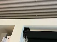 Houten toonzaalmeubel met lichtwand - afbeelding 4 van  15