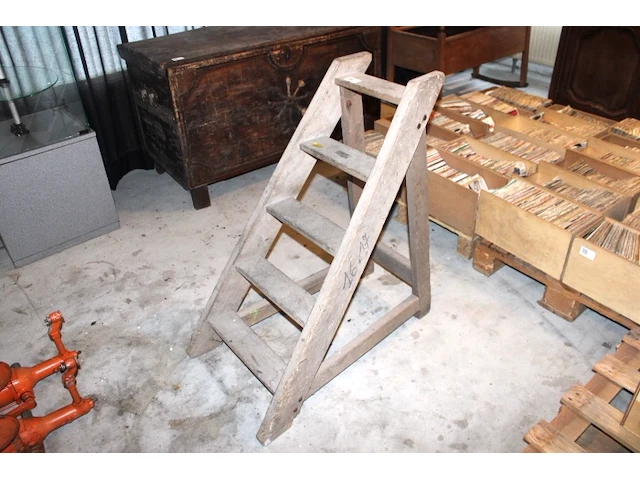 Houten trapladder - afbeelding 1 van  2