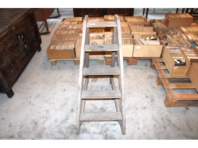 Houten trapladder - afbeelding 2 van  2