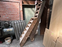 Houten trappen (2) - afbeelding 1 van  2