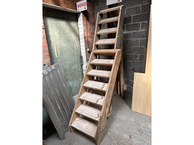 Houten trappen (2) - afbeelding 2 van  2