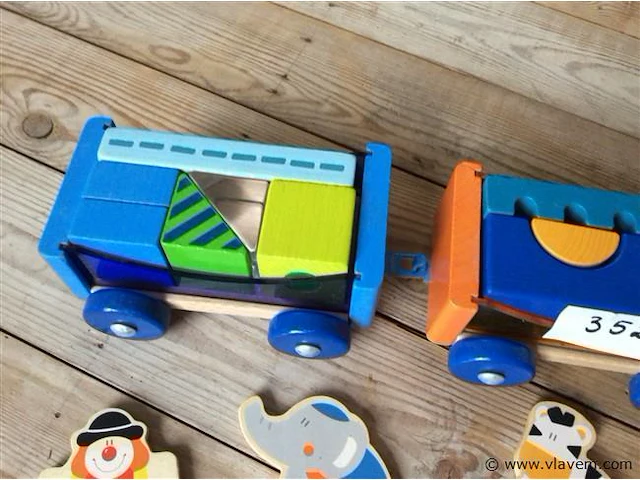 Houten trein - afbeelding 3 van  3