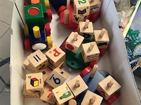 Houten treintje met blokken - afbeelding 1 van  2