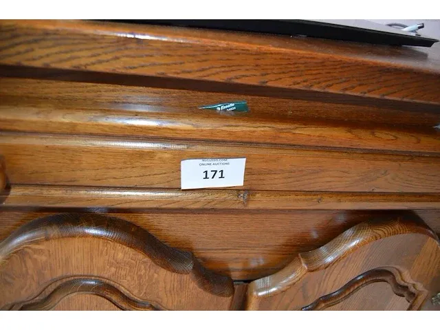 Houten tv kastje 2 deuren 1 lade, flatscree tv lg 42lw4500 met afstandsbediening, ronde houten salontafel glazen blad, houten nachtkastje 1 deur 1 lade marmeren blad, 3 bijzettafeltjes - afbeelding 10 van  13