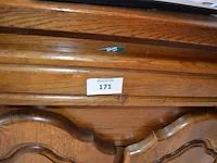Houten tv kastje 2 deuren 1 lade, flatscree tv lg 42lw4500 met afstandsbediening, ronde houten salontafel glazen blad, houten nachtkastje 1 deur 1 lade marmeren blad, 3 bijzettafeltjes - afbeelding 10 van  13