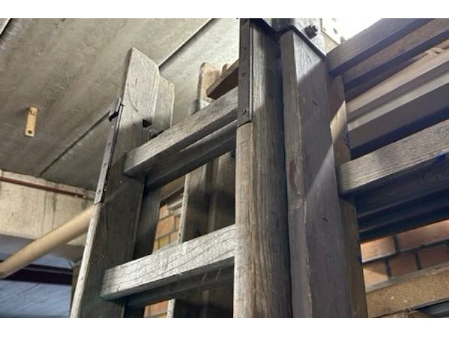 Houten uitschuifbare ladder - afbeelding 2 van  3
