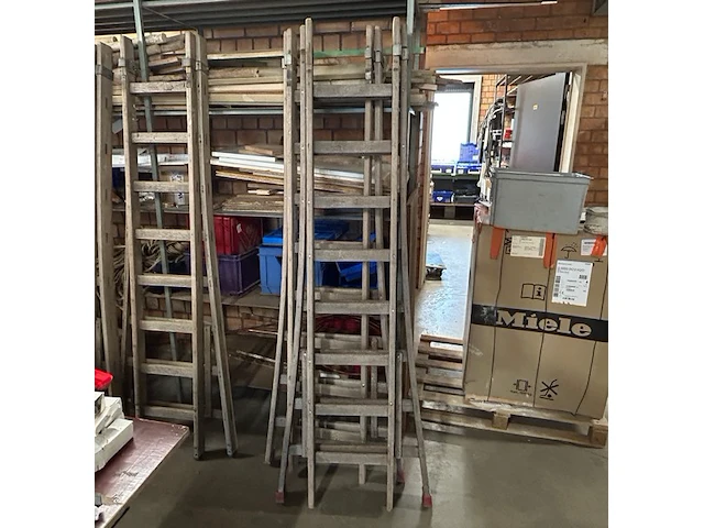 Houten uitschuifbare ladder - afbeelding 1 van  3