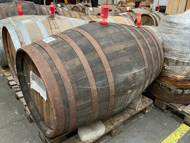 Houten vat bier - afbeelding 1 van  7