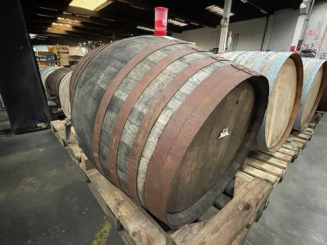 Houten vat bier - afbeelding 1 van  7