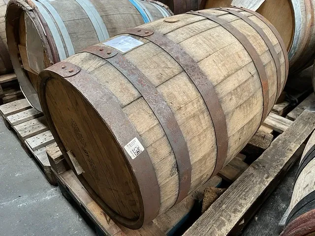Houten vat bier - afbeelding 1 van  11