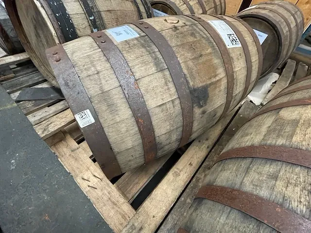 Houten vat bier - afbeelding 1 van  10