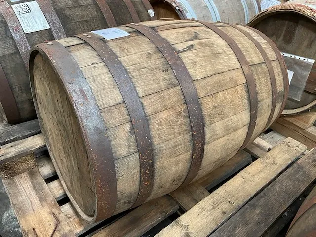 Houten vat bier - afbeelding 1 van  9