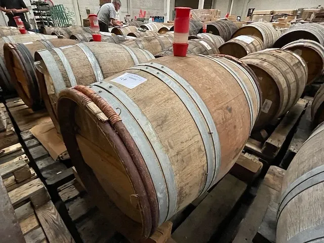 Houten vat bier - afbeelding 1 van  4