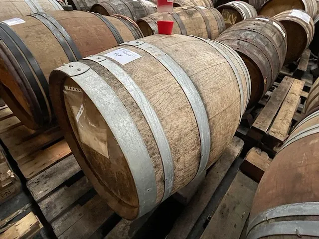 Houten vat bier - afbeelding 1 van  4