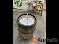 Houten vat met wastafel - afbeelding 2 van  2