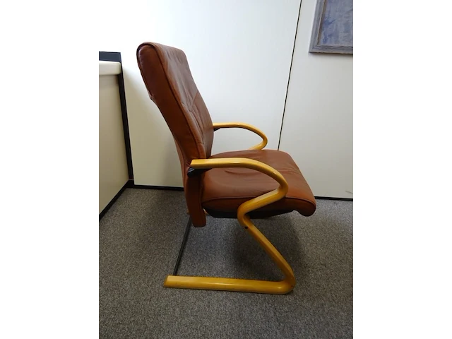 Houten vergadertafel + lederen stoelen - afbeelding 3 van  8