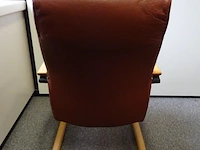 Houten vergadertafel + lederen stoelen - afbeelding 4 van  8