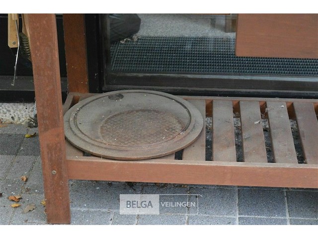 Houten verrijdbare buitenkeuken met inhoud - afbeelding 2 van  6