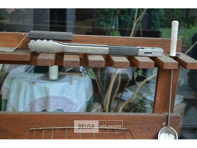 Houten verrijdbare buitenkeuken met inhoud - afbeelding 4 van  6