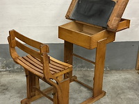 Houten vintage kinderlessenaar met zitje ( torck) - afbeelding 2 van  3