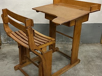 Houten vintage kinderlessenaar met zitje ( torck) - afbeelding 3 van  3