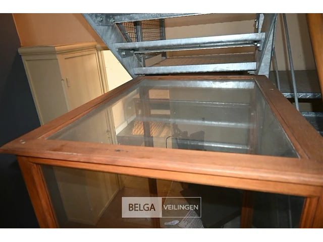 Houten vitrinekast - afbeelding 3 van  5