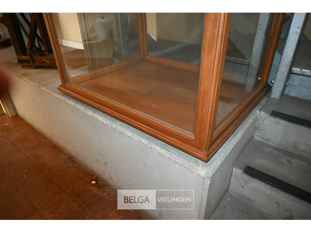 Houten vitrinekast - afbeelding 4 van  5
