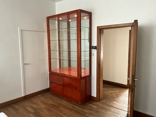 Houten vitrinekast - afbeelding 1 van  6