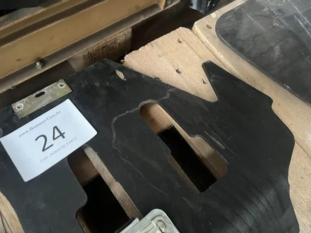 Houten voetenplank porsche 911 bestuurder - afbeelding 2 van  3