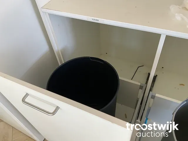 Houten vuilbakmeubel - afbeelding 5 van  5