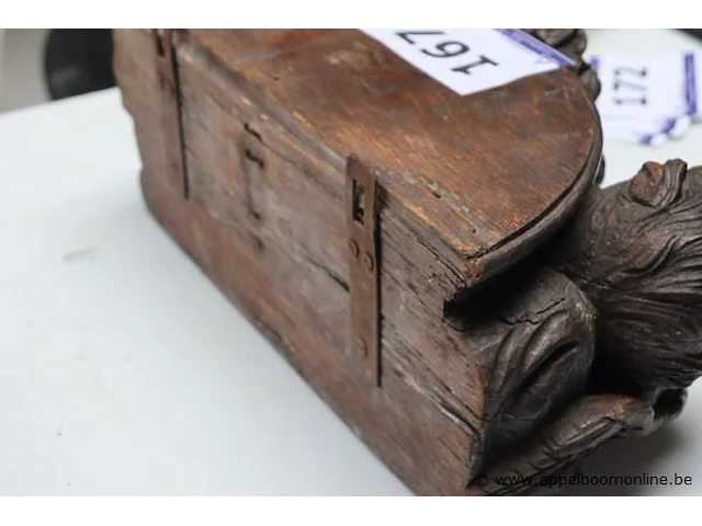 Houten wandhouwwerk vv 3 figurenn - afbeelding 3 van  3