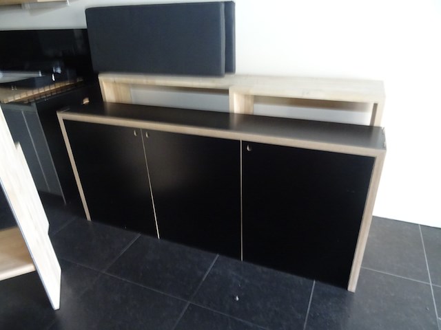 Houten wandmeubel + kast - afbeelding 1 van  4