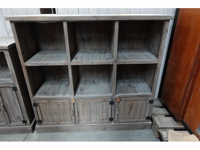 Houten wandmeubel - afbeelding 1 van  1