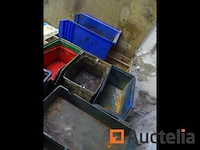 Houten werkbank en zijn inhoud - afbeelding 3 van  11