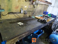 Houten werkbank en zijn inhoud - afbeelding 4 van  11