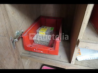 Houten werkplaatskast en inhoud - afbeelding 2 van  24