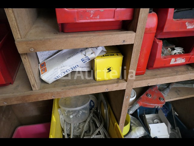 Houten werkplaatskast en inhoud - afbeelding 4 van  24