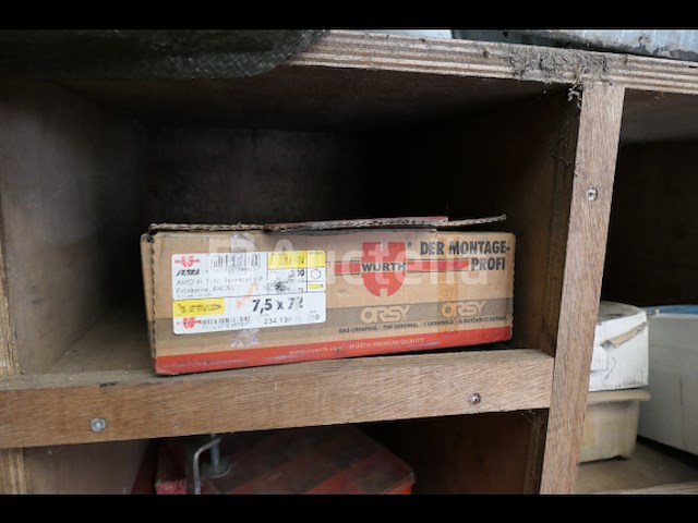 Houten werkplaatskast en inhoud - afbeelding 16 van  24