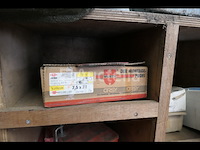 Houten werkplaatskast en inhoud - afbeelding 16 van  24