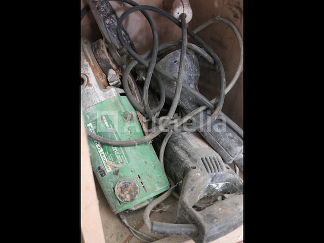 Houten werkplaatskast en inhoud - afbeelding 12 van  24