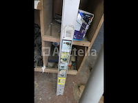 Houten werkplaatskast en inhoud - afbeelding 19 van  24