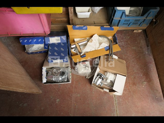 Houten werkplaatskast en inhoud - afbeelding 23 van  24