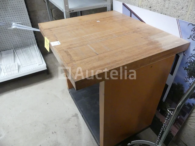 Houten werktafel op wielen - afbeelding 3 van  3