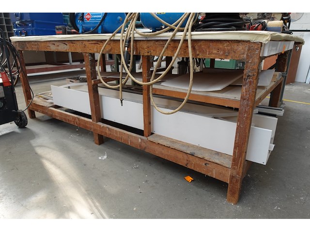 Houten werktafel - afbeelding 1 van  2