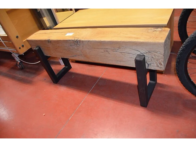 Houten zitbank met zwart metalen voet afm. 128x30x55 - afbeelding 1 van  5