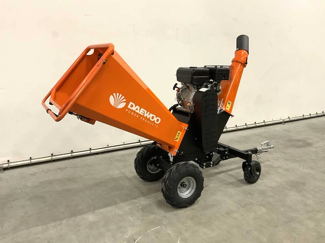 Houthakselaar daewoo wood chipper dwfkcc350pro benzine 15pk 2024 nieuw - afbeelding 1 van  1