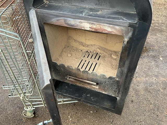 Houtkachel + bbq - afbeelding 4 van  7